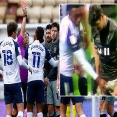 Championship : un joueur de Preston attrape son adversaire par sa partie génitale - (vidéo)
