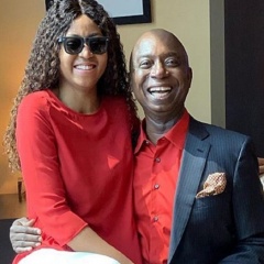 Regina Daniels se moque de son mari après lui avoir dit qu'il était très beau quand il était petit